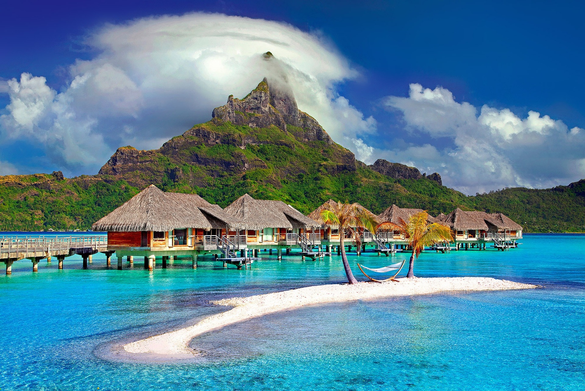 Read more about the article Paradise Found: Top 10 Hotels in Bora Bora