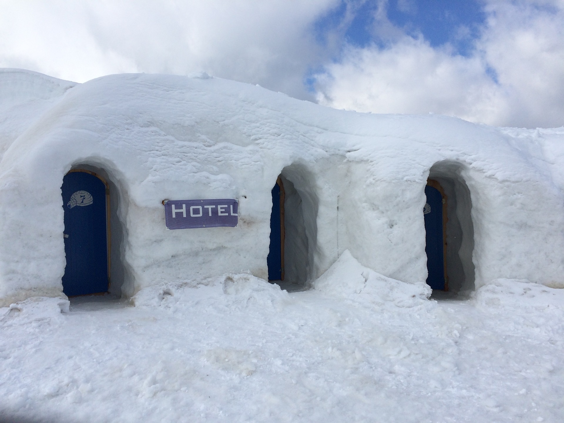 Read more about the article Embrace the Chill: Exploring the Top 10 Ice Hotels in the World