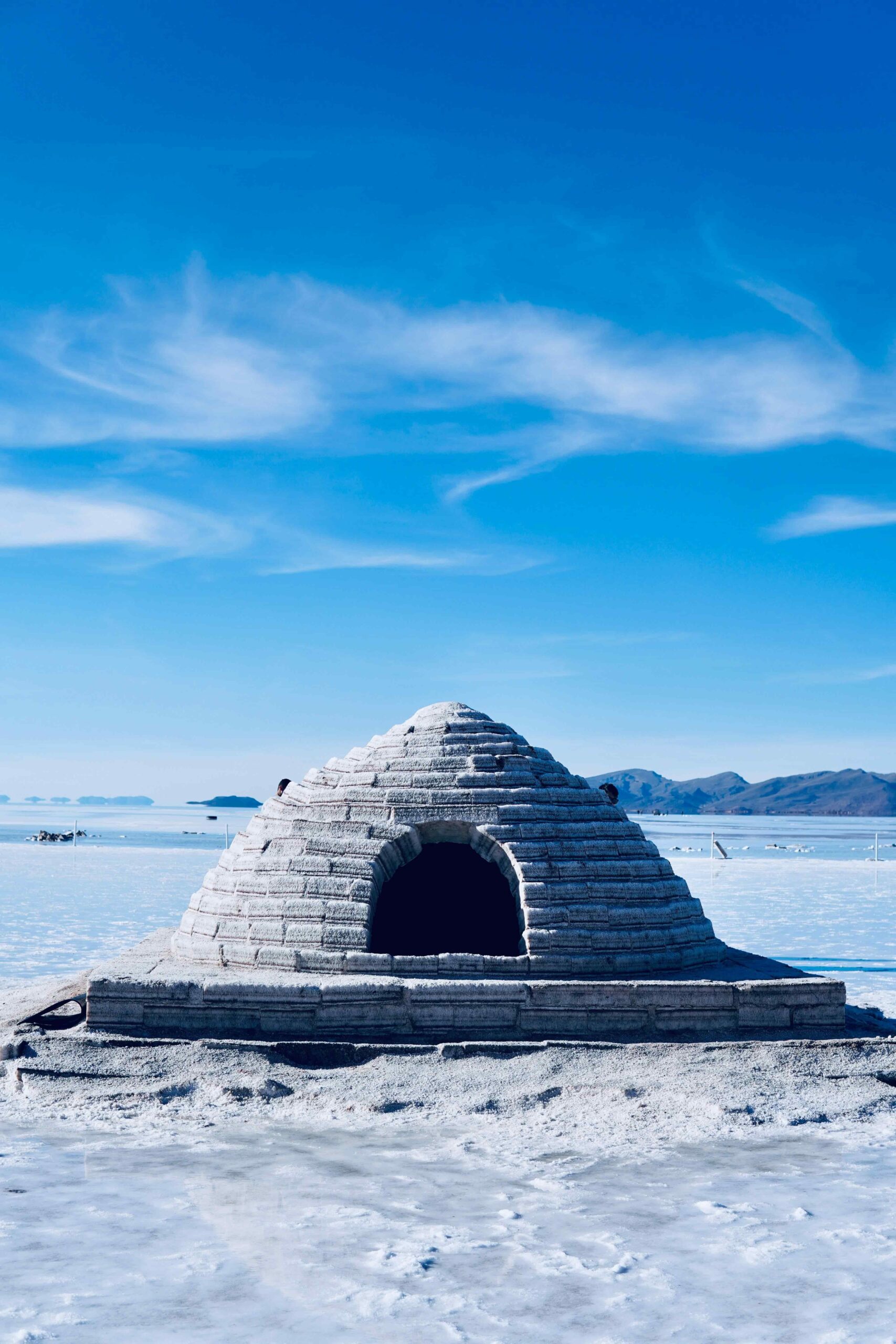 Read more about the article Chilling Adventures: A Guide to Overnighting in Igloos and Ice Hotels in Arctic Regions
