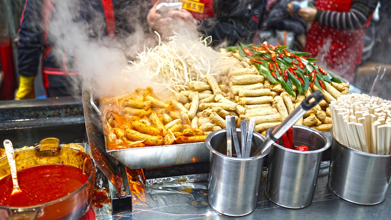 Read more about the article Embark on a Culinary Adventure: Urban Street Food Tours