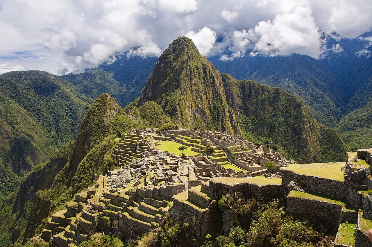 Read more about the article Exploring the Inca Trails and Hiking Through the Andes to Machu Picchu