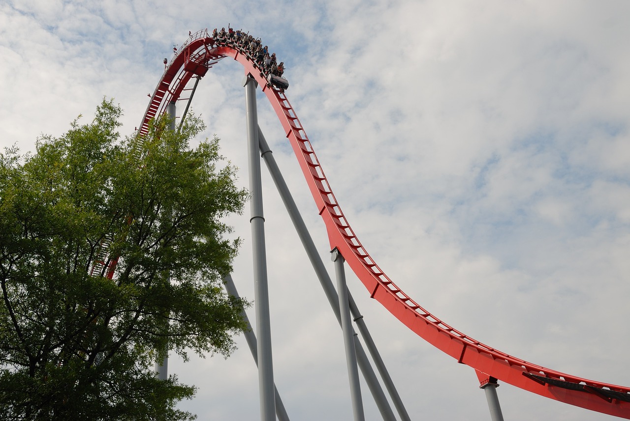 Read more about the article The Top 10 Mega Roller Coasters to Visit Worldwide